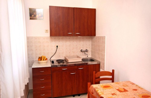 Rovanjska Apartment | One bedroom apartment with terrace Rovanjska, Paklenica (A-6209-a)