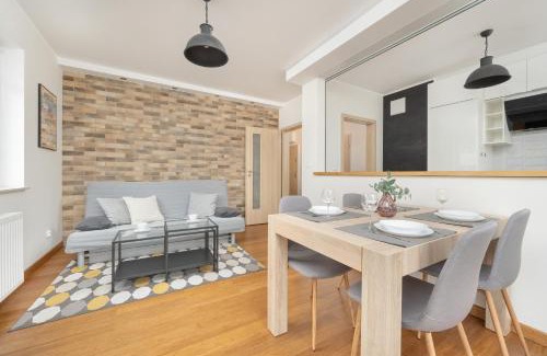Psie Pole Apartment | One Bedroom Apartment Nadodrze with FREE GARAGE Wrocław by Noclegi Renters