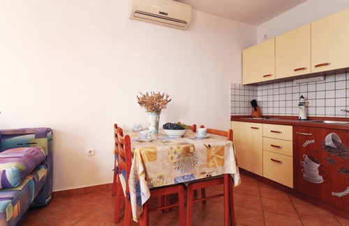 Mandre Apartment | One bedroom apartment near beach Mandre, Pag (A-4092-e)