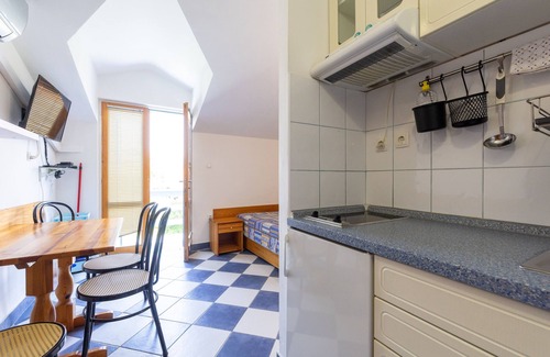 Sucuraj Apartment | One bedroom apartment with balcony and sea view Sućuraj, Hvar (A-3589-c)