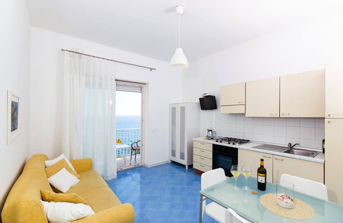 Maiori Apartment | One-bedroom apartment with sea view and balcony