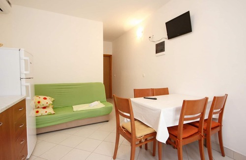 Poljica Apartment | One bedroom apartment with terrace Poljica, Trogir (A-10010-c)