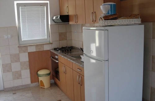 Banjol Apartment | One bedroom apartment with terrace and sea view Banjol, Rab (A-14134-b)