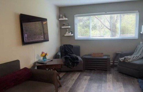 Tahsis Apartment | One bedroom condo located in Northern Vancouver island.