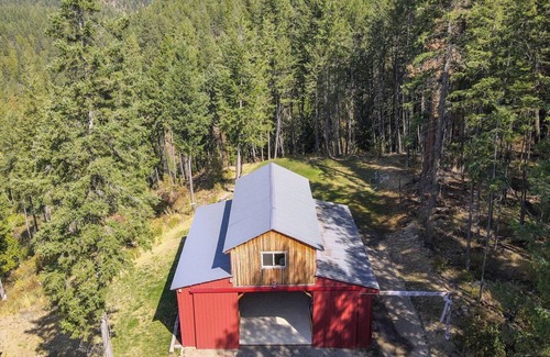 Bonners Ferry House | One Small Rv Space North of Bonners Ferry. n50 Amp, Water, Sewer. Ask about pets