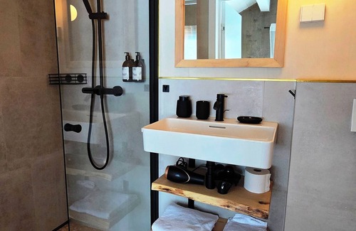 Alta House | Onga Lodge