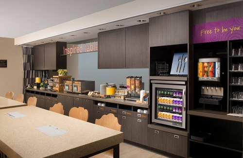 Dupont House | Only six miles from the airport!