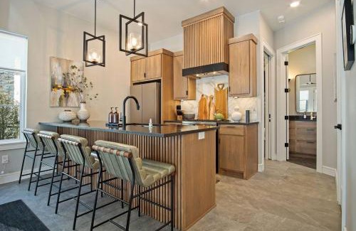 Edmond House | Onyxthelark Designer Edmond Oasis