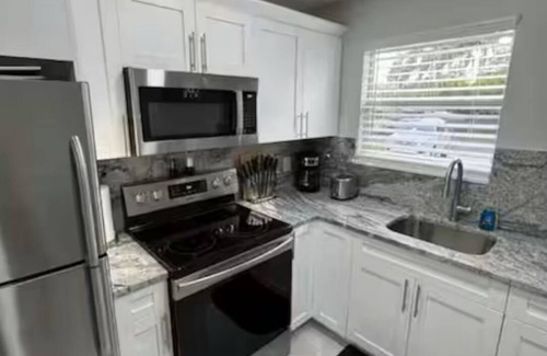 New Port Richey House | Open Home Suites - 1 Bedroom 1 Bath