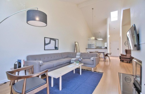San Carlos Apartment | Open San Carlos 2BR w/Parking & W/D, walk to Restaurants, by Blueground