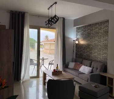 Paphos Apartment | Oracle Exclusive Resort Alena 4