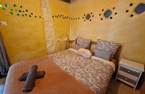 Payrignac House | Organic and artistic home