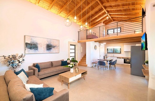 Nipos Villa | Orientem Villa Heated Pool