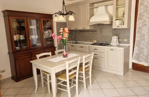 Monteverdi Marittimo Cabin | Orizzzonti del Castelluccio Red fox enchanting elegant cottage