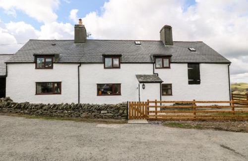 Gwynedd- Snowdonia House | Orsedd Wen Farmhouse