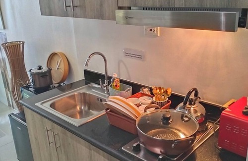 Highway Hills Apartment | Ortigas Center Condo