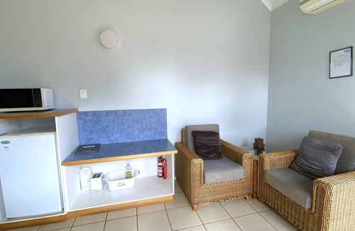 Exmouth Apartment | Osprey Holiday Village Unit 222/1 Bedroom - Villa with a Pool in the Complex