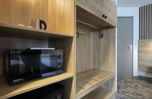 Le Hameau Hotel | Ostal Pau Université - Sure Hotel Collection by Best Western