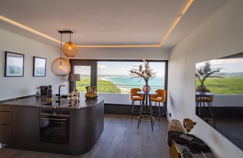 Timmendorfer Strand Apartment | Ostseeblick aus der 27. Etage Über den Timmendorfer Strand Atemberaubend!