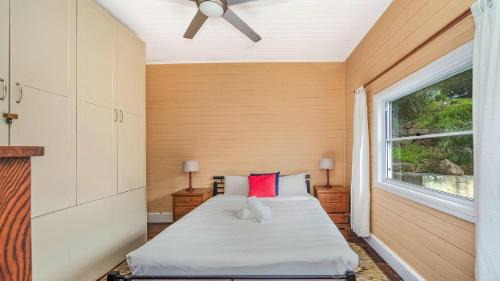 Hardys Bay House | 'Otella Cottage' by HolidayCo