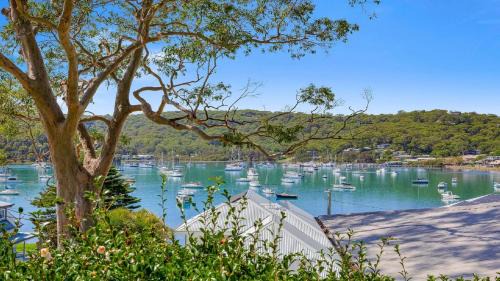 Hardys Bay House | 'Otella Cottage' by HolidayCo