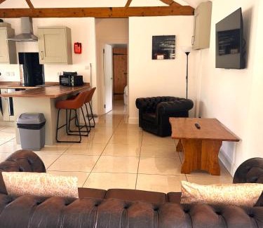 Towcester House | Otters Holt at Tove Valley Cottages