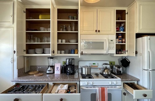 Joshua Tree Cottage | Our cute two bedroom cottage is just 6 blocks from downtown Joshua Tree!