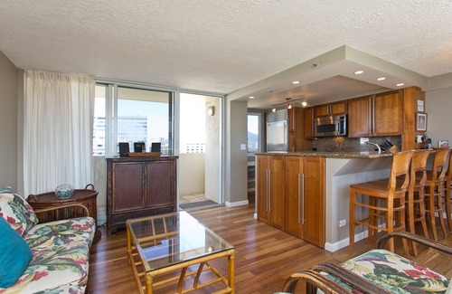 Diamond Head - Kapahulu - St. Louis Condo | Our Penthouse over the Pacific ☀ A true gem that sleeps 4 is lovingly cared for