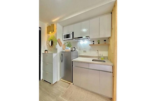 Lahug Condo | Overlooking CityView Near IT park Free Pool,WiFi