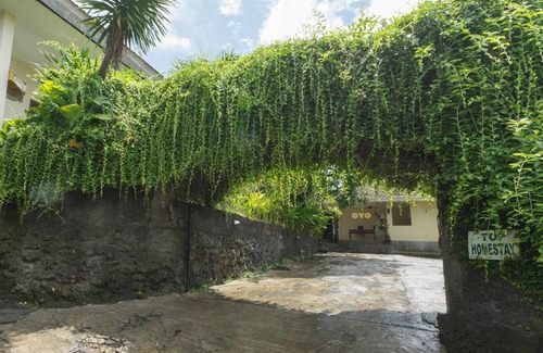 Mumbul Hotel | OYO 618 Top Homestay