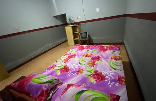 Kecamatan Narmada Hotel | OYO 93617 Hotel Lanang