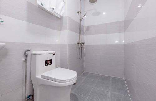 Phuoc Long Hotel | OYO 942 Cuong Hai Apartment