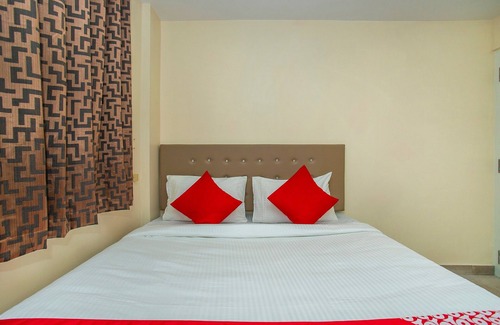 Ejipura Hotel | OYO Flagship 18680 Olivia Comforts