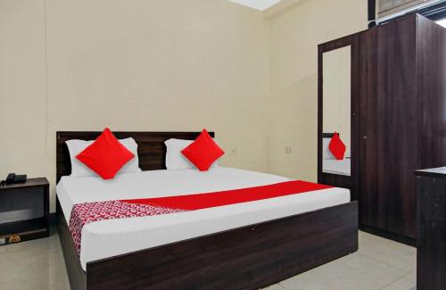 Shalimar Bagh Hotel | OYO Flagship Pleasure Inn Near Haiderpur Metro Station
