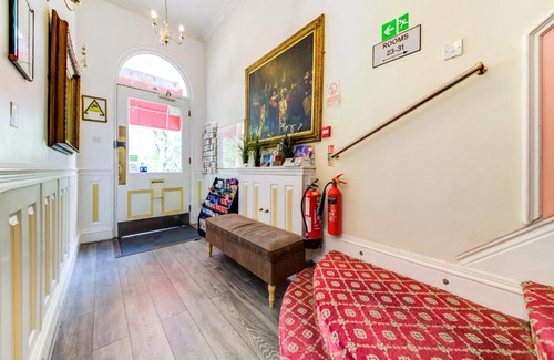 Addison Hotel | OYO Grantly Hotel, London Shepherd's Bush