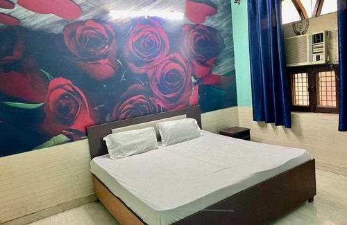 Ghaziabad Hotel | OYO Hotel Royal Apple