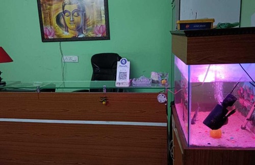 Old Gurgaon Hotel | OYO Sk Residency Near Star Mall