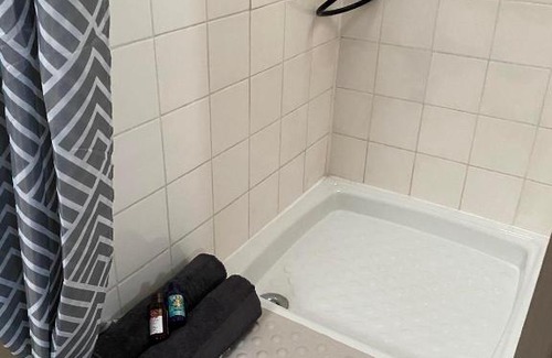 Douai Boat Rental | Péniche "Louise Michel" séjournez dans l'appartement du capitaine, offrez vous une expérience inoubliable au fil de l'eau