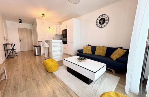 Lorient Apartment | Péristyle - T2 de standing neuf - Balcon