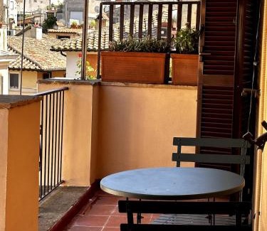 Rione VI Parione Apartment | Pace Blu Roma
