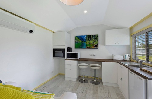 Long Jetty Apartment | Pacific Family Retreat