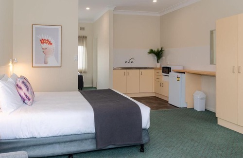 Forster Hotel | Pacific Motel 09