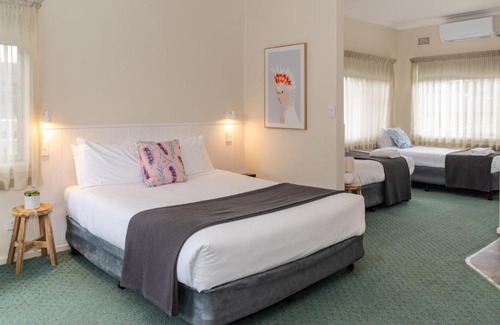 Forster Hotel | Pacific Motel 09