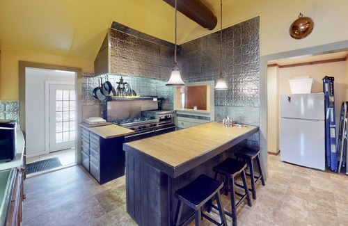 Spanish Valley Cabin | Pack Creek ~ Lodge Suite