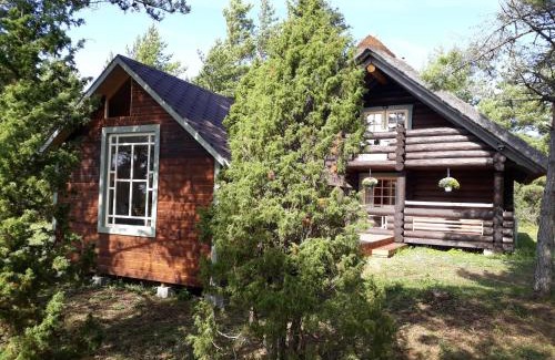 Kudjape House | Pähkli Seaside Cottage with Cozy Outdoor Patio