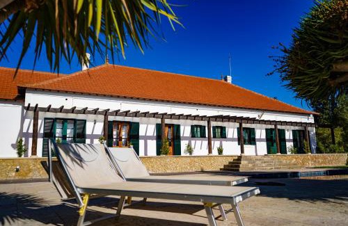 Grandola House | Palácio Club House - Lugar Minas da Caveira