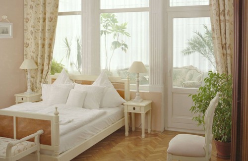 Lwowek Slaski Hotel | Palac Brunow