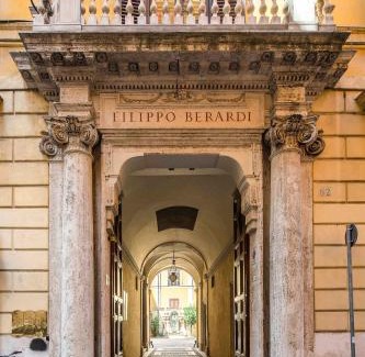 Rione IX Pigna House | Palazzo Berardi: Renaissance Downtown Luxury Villa