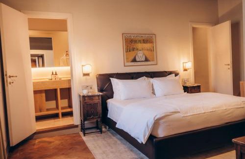 Montalcino Villa | Palazzo Tamanti - 4BR 6 Bath Estate Home in Montalcino Center