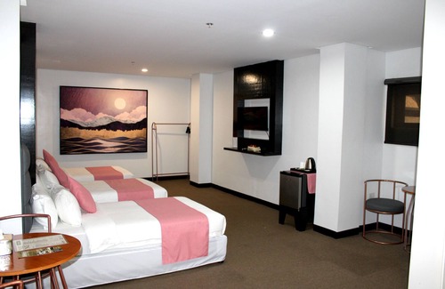 Angeles City Hotel | Palette in Angeles, Pampanga near Clark International Airport (Formerly Boss Hotel)